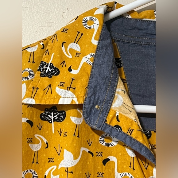 Hawksbay Button Down Short Sleeve with Flamingo Design
Size Medium - Picture 5 of 13